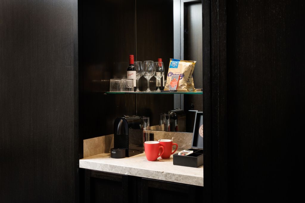 Corner Suite v3